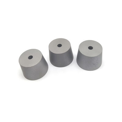 Ausgezeichnete Verschleißfestigkeit Polsterte Zementwolframkarbid-Punktierstämme Stempel Extrusionsformen YG20 Grade 3000N/mm OEM