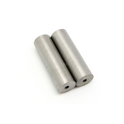 Ausgezeichnete Verschleißfestigkeit Polsterte Zementwolframkarbid-Punktierstämme Stempel Extrusionsformen YG20 Grade 3000N/mm OEM